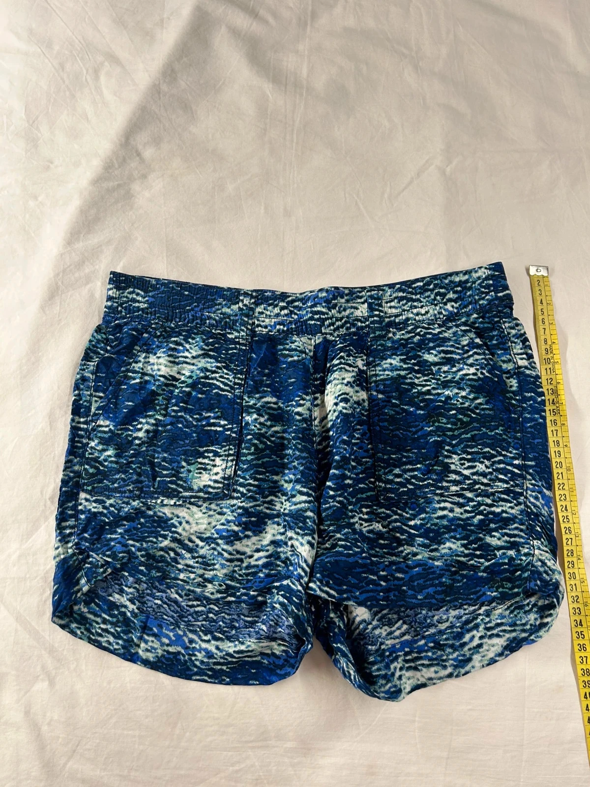 Short taille haute bleu marine à motifs vintage yessica